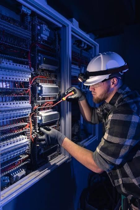 Imagem da galeria Eletricista 